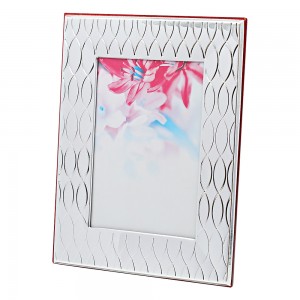 Ασημένια κορνίζα