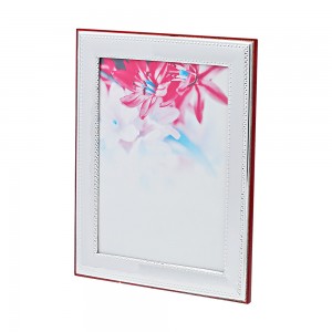 Ασημένια κορνίζα