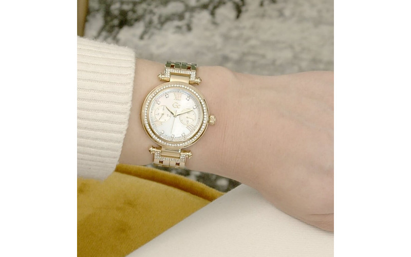 Guess Collection Prime Chic Guess Collection Prime Chic